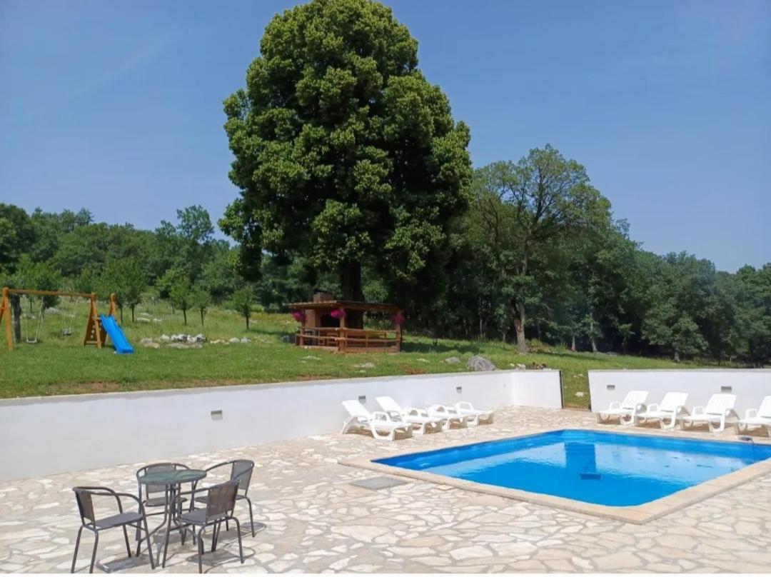 Farma & Apartmani II Opg Sasa Delic Grabusic Bagian luar foto